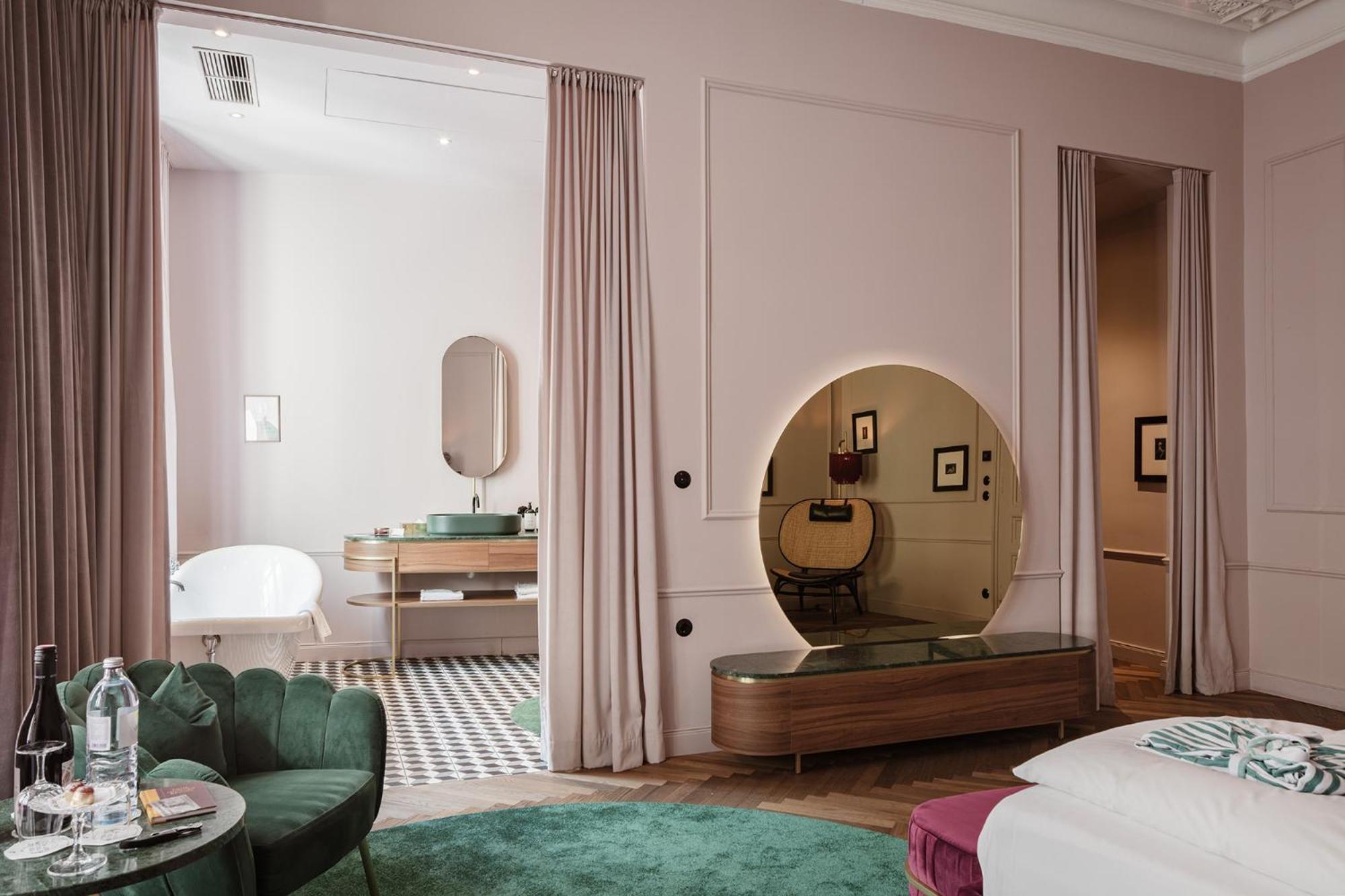Suite con letto king size – Josefine Bel Etage